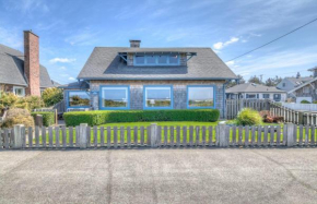 Byers Boathouse on the Prom - Meredith Lodging